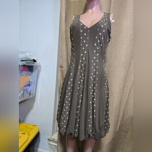 Chic Sleeveless Polka Dot Midi Dress